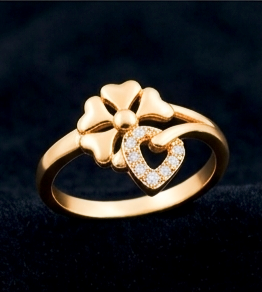 Sparkling Gold Heart Flower Ring